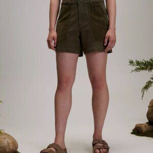Alpine Design Women's Short in Vintage Olive size 8 NWT